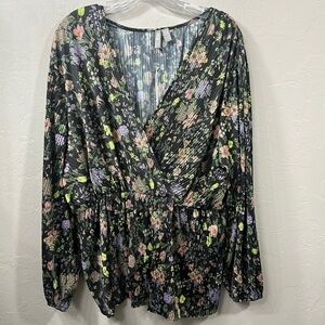 ASOS curve Plisse asymmetric wrap top in dark floral print size 18. NWT